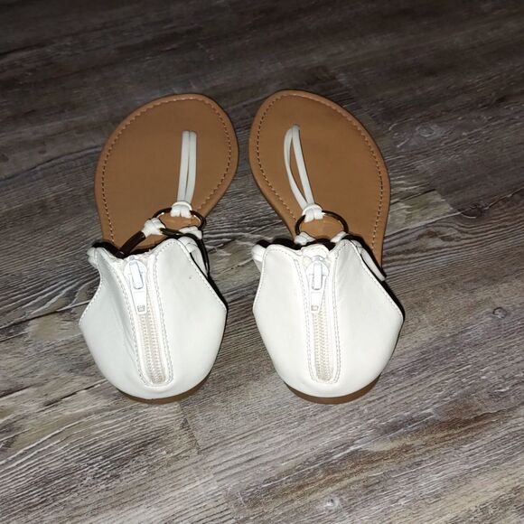 JustFab Jaroya white Tstrap sandals Sz 7.5 - Picture 4 of 5